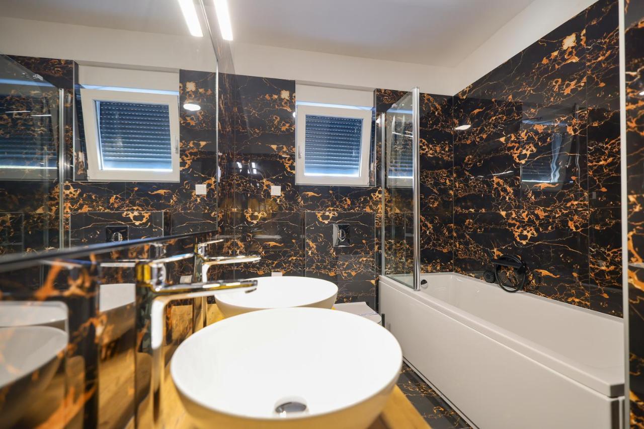 Rhapsody In Green - Luxury Villa In Zadar Crno エクステリア 写真