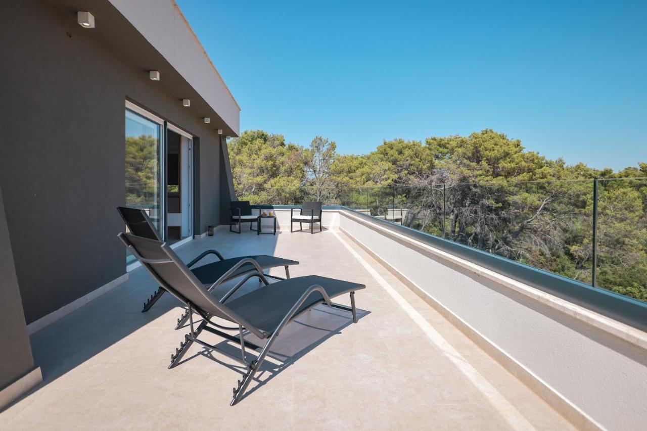 Rhapsody In Green - Luxury Villa In Zadar Crno エクステリア 写真