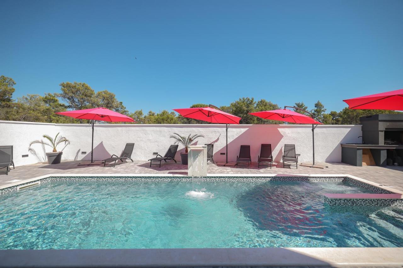 Rhapsody In Green - Luxury Villa In Zadar Crno エクステリア 写真
