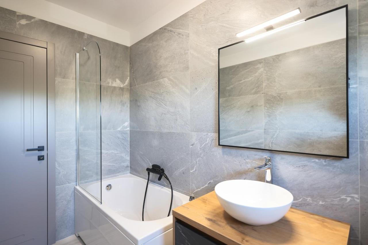 Rhapsody In Green - Luxury Villa In Zadar Crno エクステリア 写真